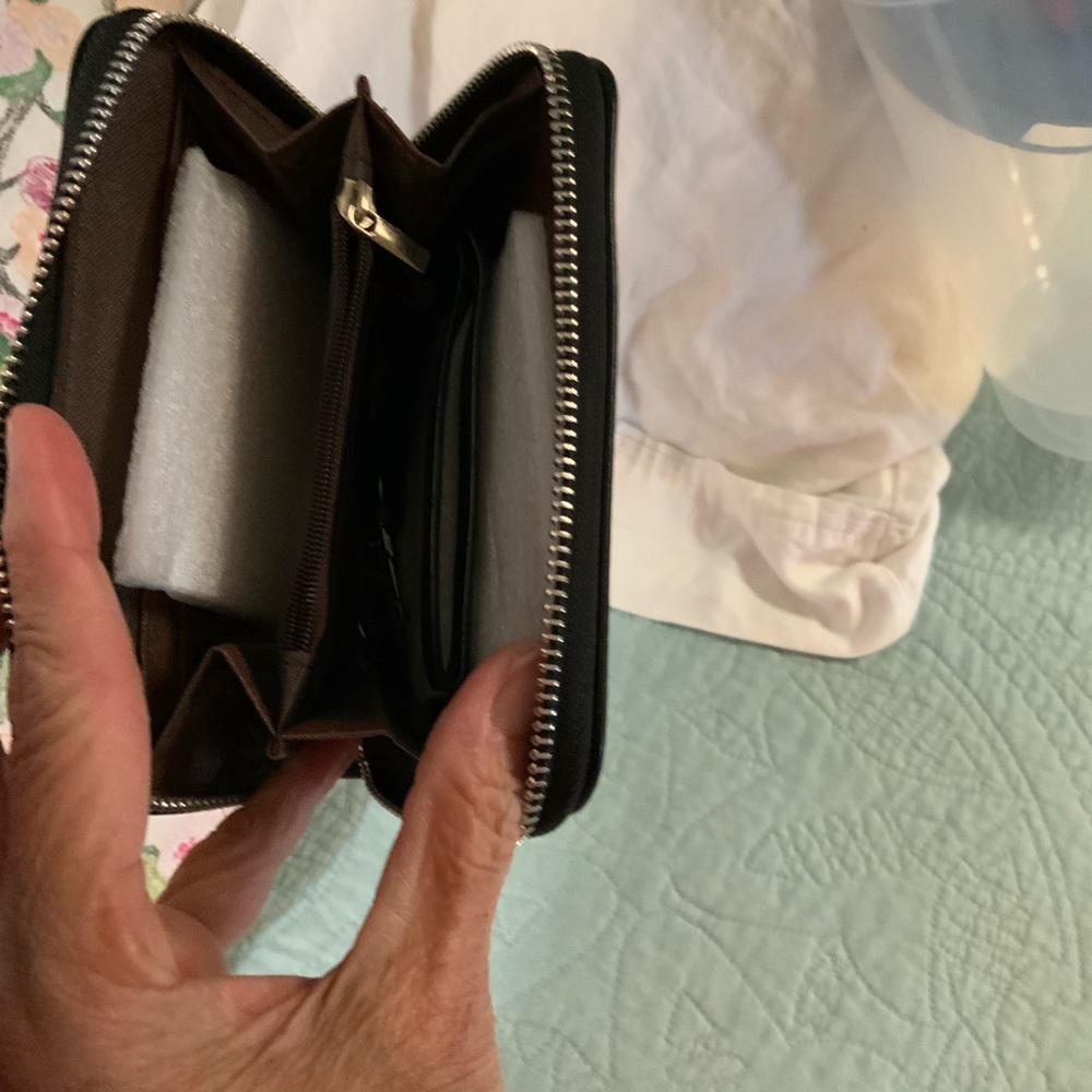 Source Unknown Black Wallet Nwot - image 3